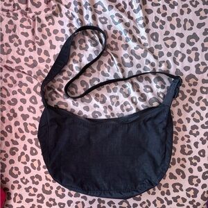 Black medium Baggu crescent bag